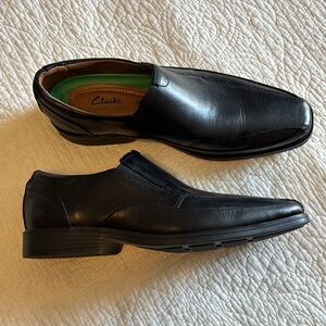 Clarks Men's Black Leather Loafers